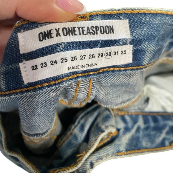 One Teaspoon Floral Embroidered Jeans Straight Light Wash Lola Awe I Size: 30 - Picture 9 of 11